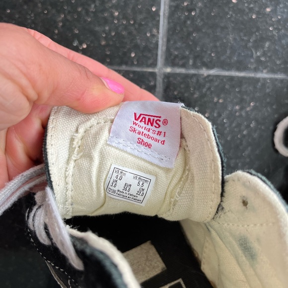 Vans - Picture 6 of 7